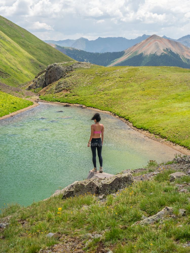 lake hikes in colorado